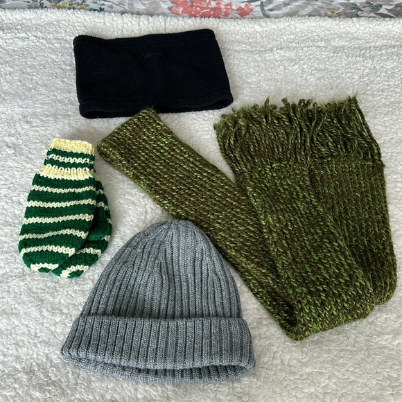 Neck Warmer scarf, mittens, and Zara hat - Picture 3 of 10